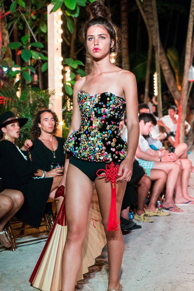 Colección "Yakuza" de Iván Ávalos en la Heineken Winter Beach en Nomade de Tulum. Fotos de Carolina de Luna Franco